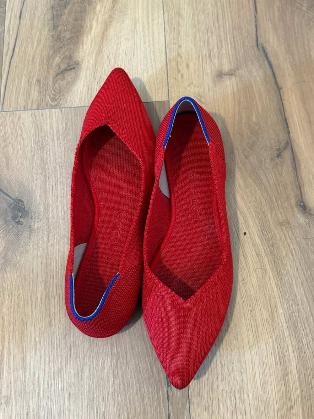 Rothy’s Red Points